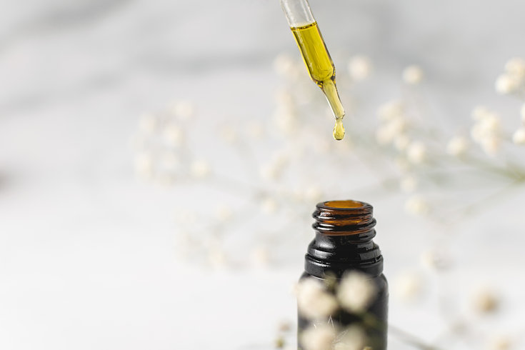Cannabis-Extrakte im Überblick: Öle, Tropfen, Sprays & mehr erklärt